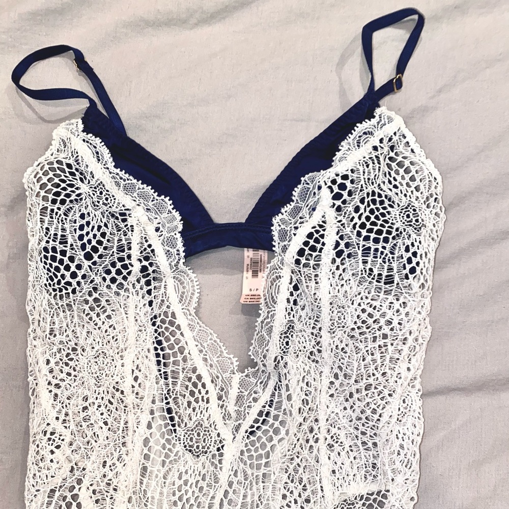 NWT: Victoria’s Secret lace teddy 🔥